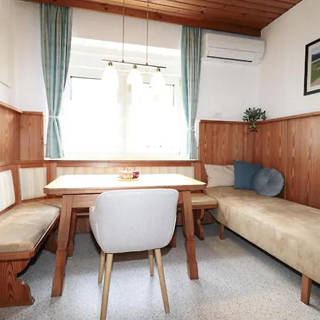 Lovely In With Wifi Strau