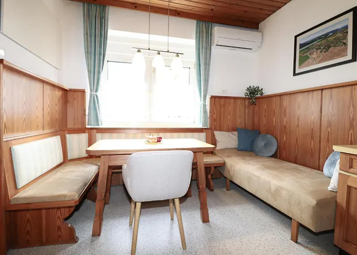 Lovely In With Wifi Strau