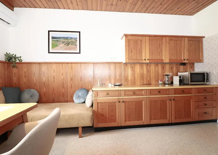 Lovely In With Wifi Strau